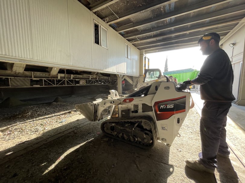Bobcat Mini Track Loader Proves to be Ideal Solution in Glass Recycling and Treatment Plant in Spain
